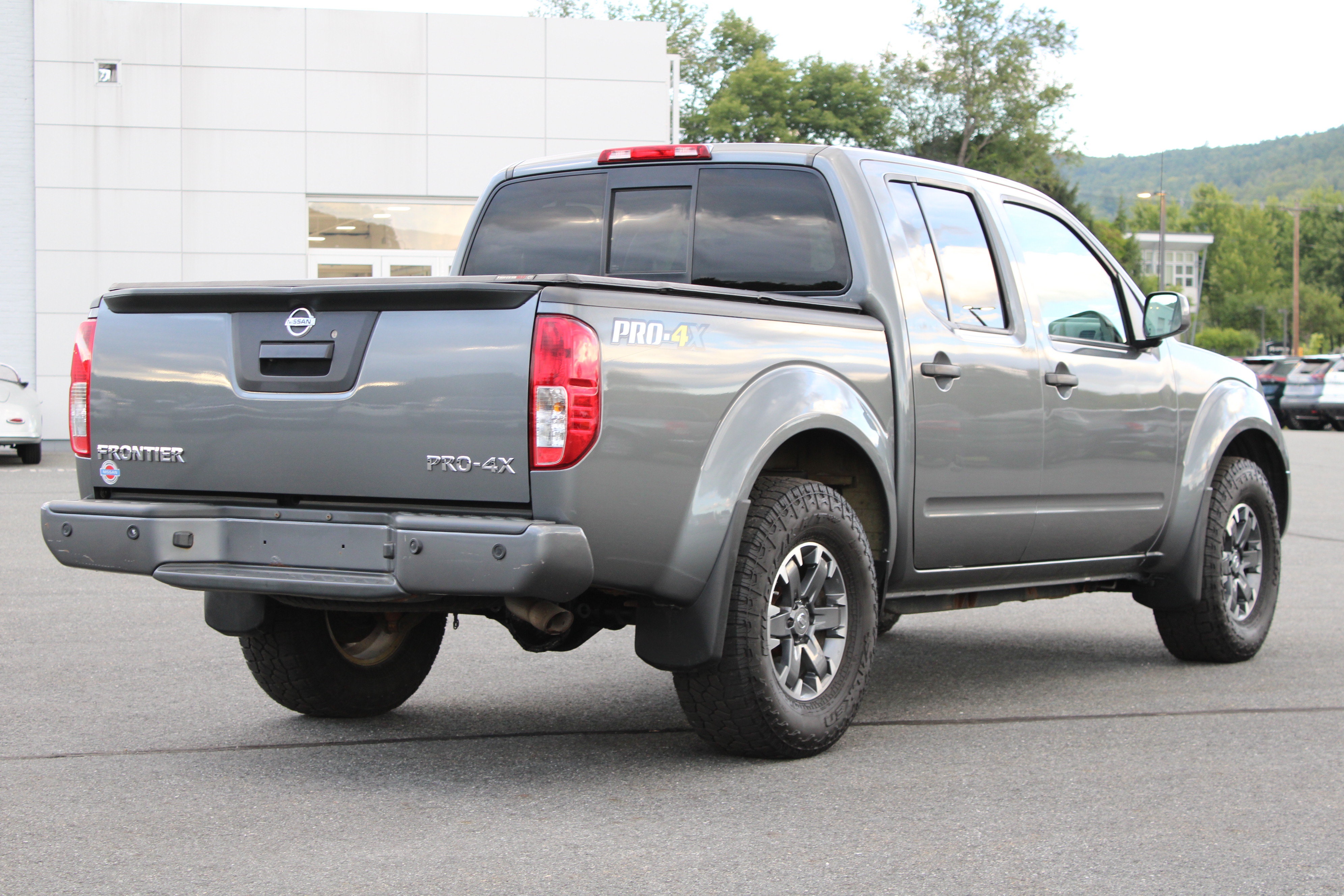 Used 2018 Nissan Frontier PRO-4X AWD/4WD image 7