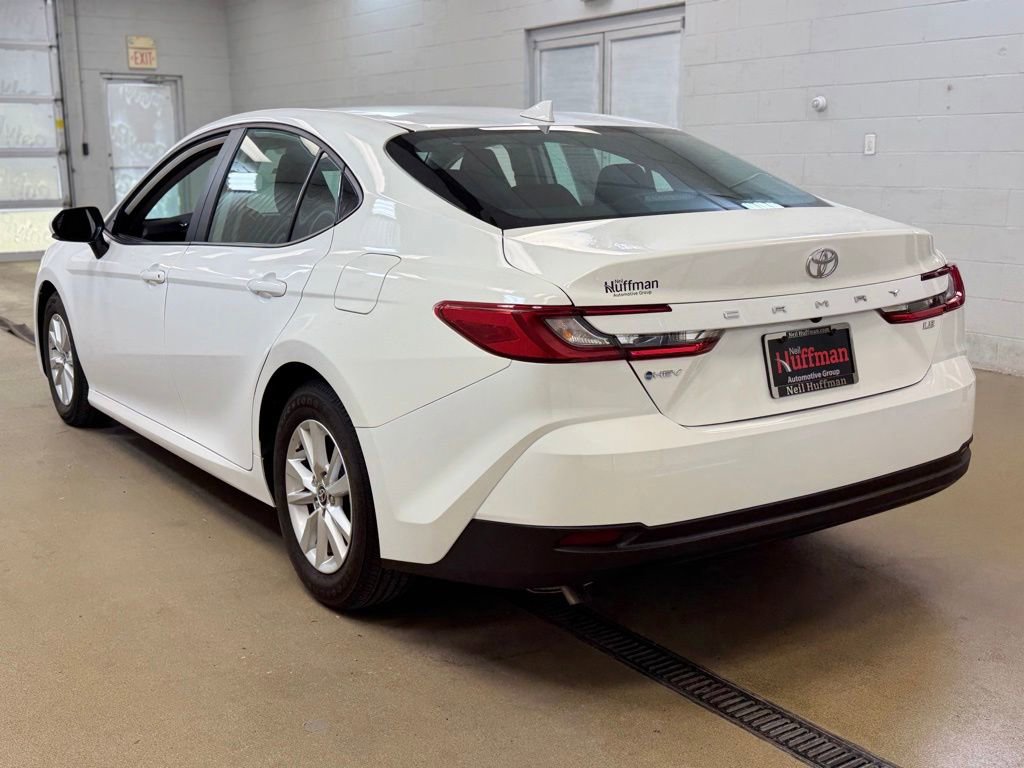 Used 2025 Toyota Camry LE FWD image 7