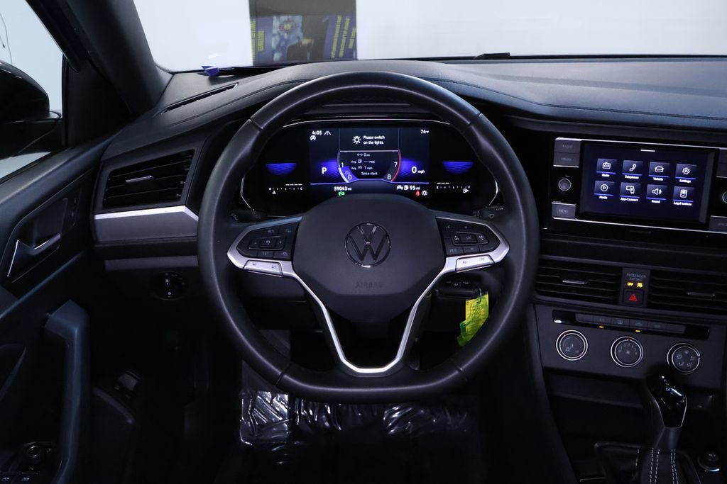 Used 2022 Volkswagen Jetta Sport image 17