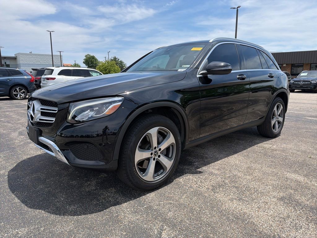 Used 2019 Mercedes-Benz GLC 300 4MATIC image 4