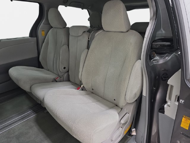 Used 2014 Toyota Sienna LE FWD image 13