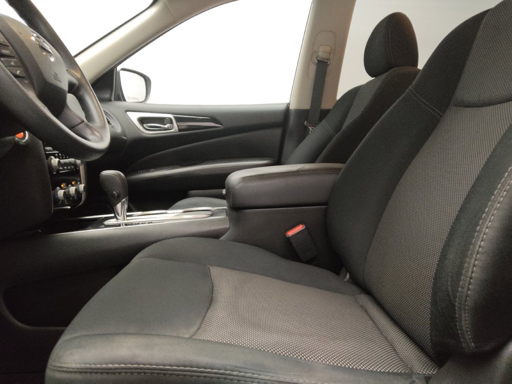 Used 2019 Nissan Pathfinder S FWD image 17