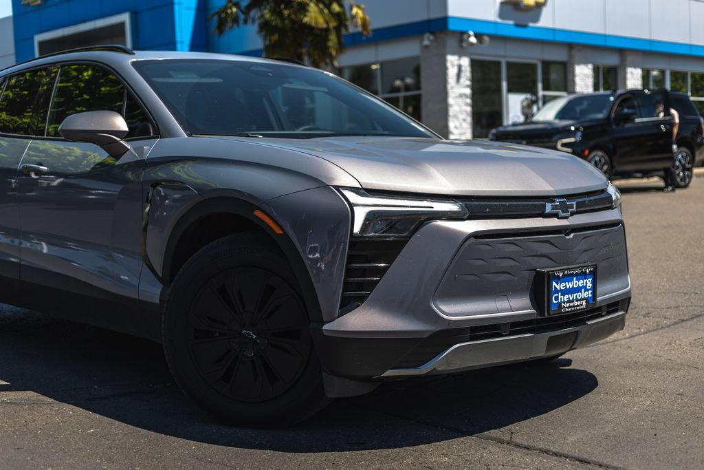 Used 2025 Chevrolet Blazer EV LT AWD/4WD image 3