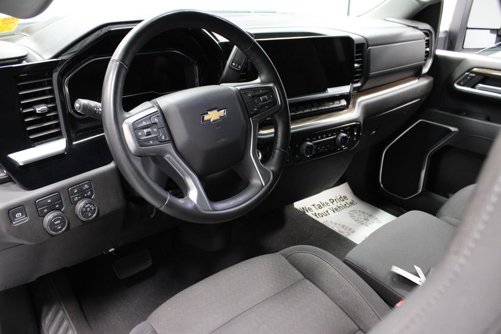 Used 2025 Chevrolet Silverado 2500 LT w/ Safety Package AWD/4WD image 24
