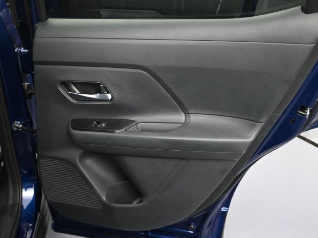 New 2026 Nissan Kicks SR FWD image 29