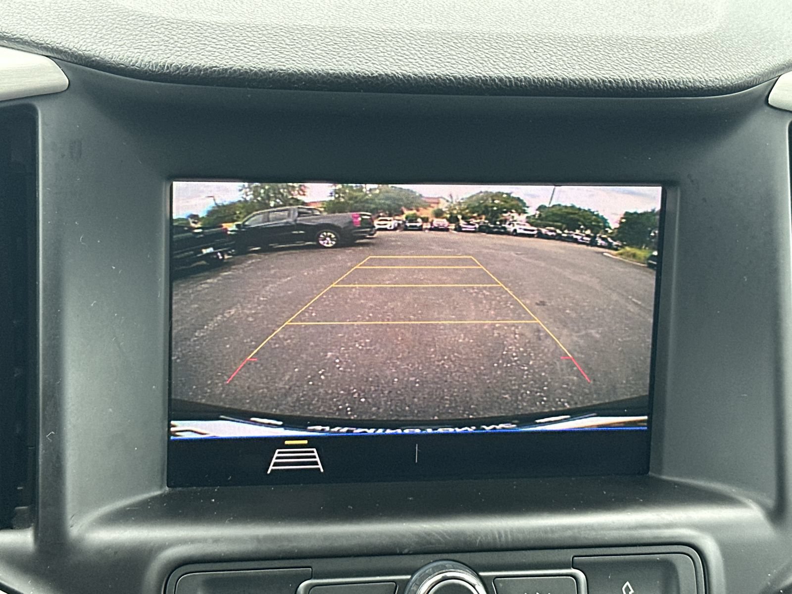 Used 2020 GMC Terrain SLE FWD image 27