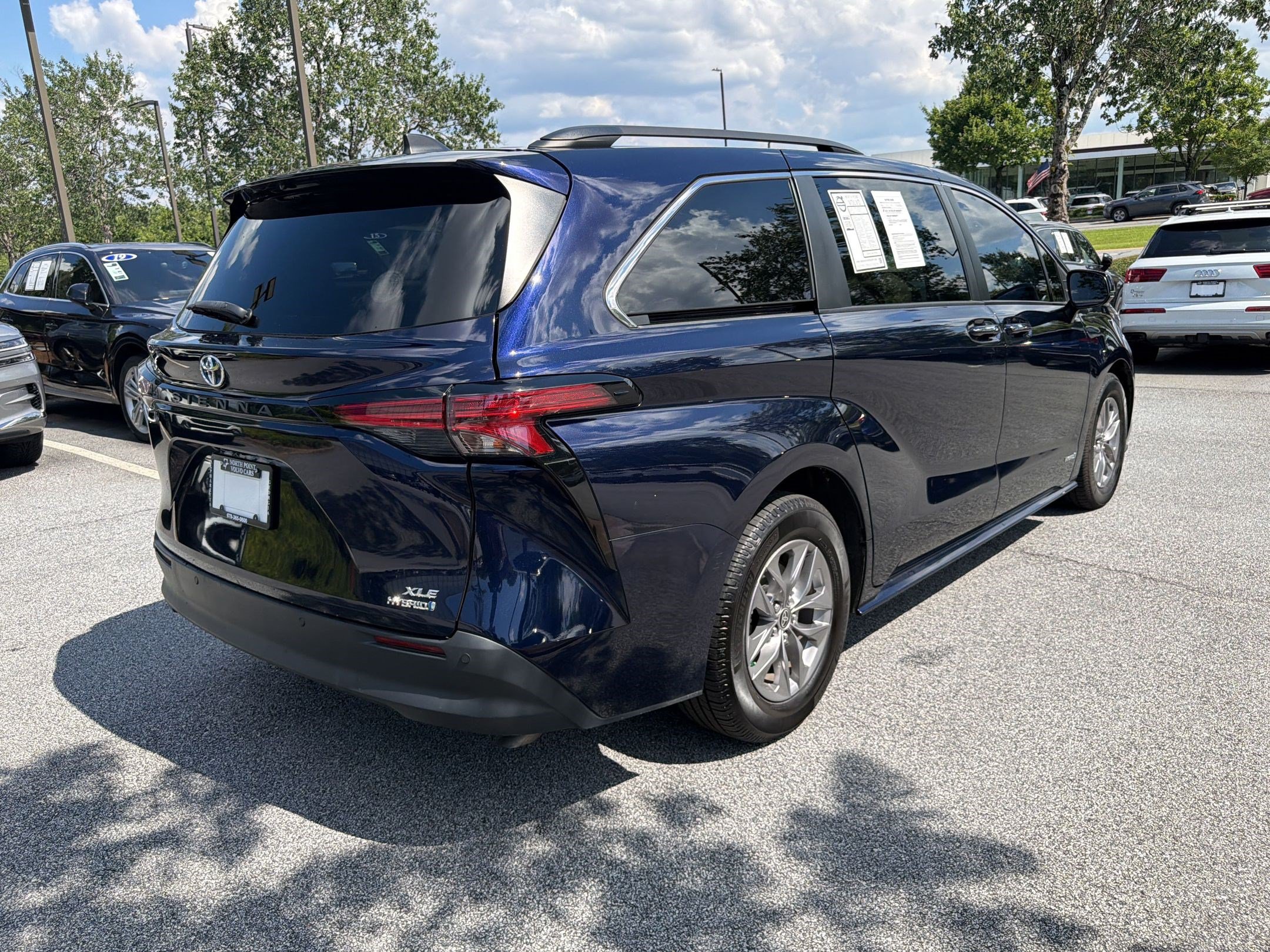 Used 2021 Toyota Sienna XLE FWD image 9