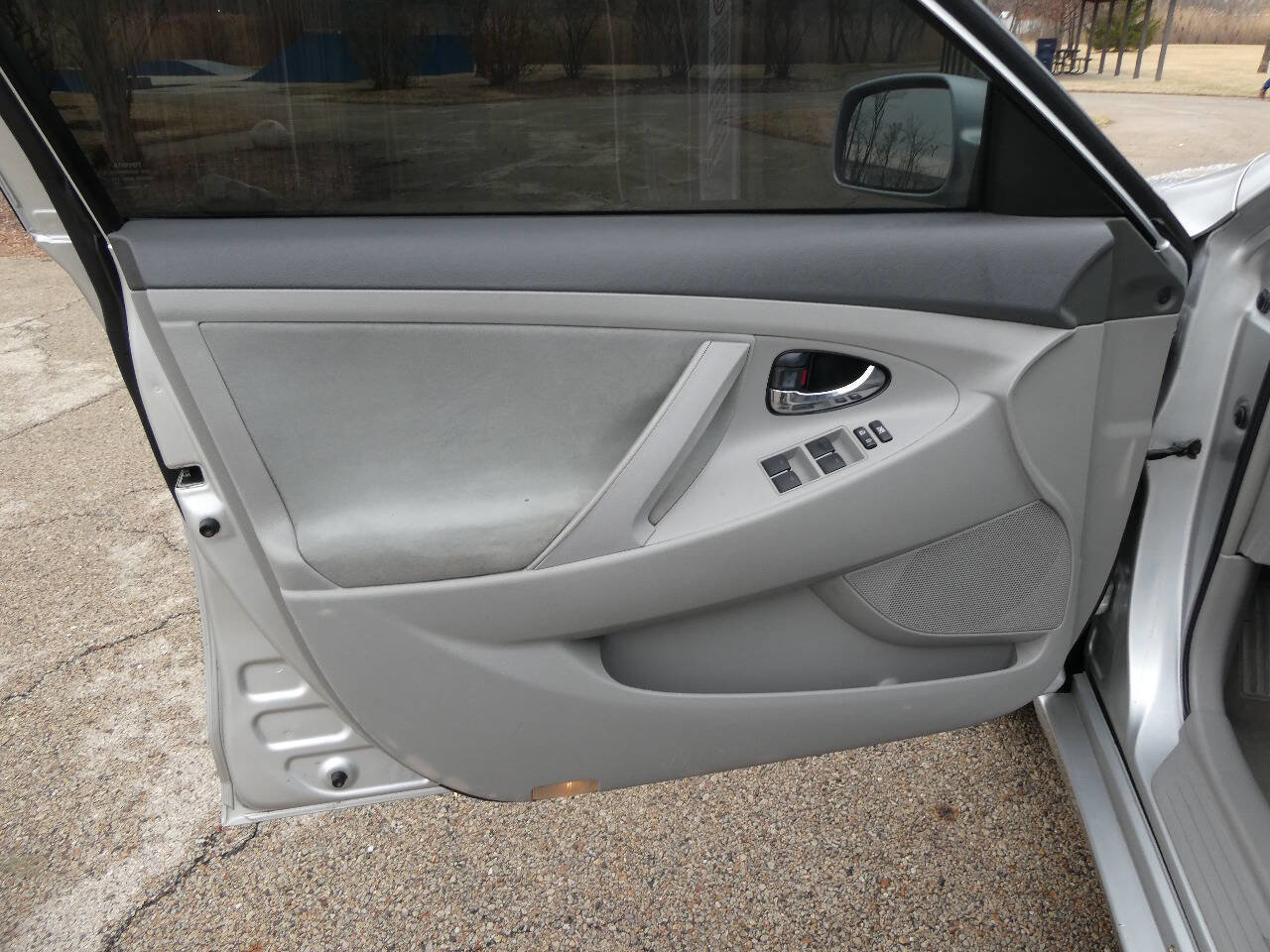 Used 2011 Toyota Camry LE w/ LE Extra-Value Pkg image 18