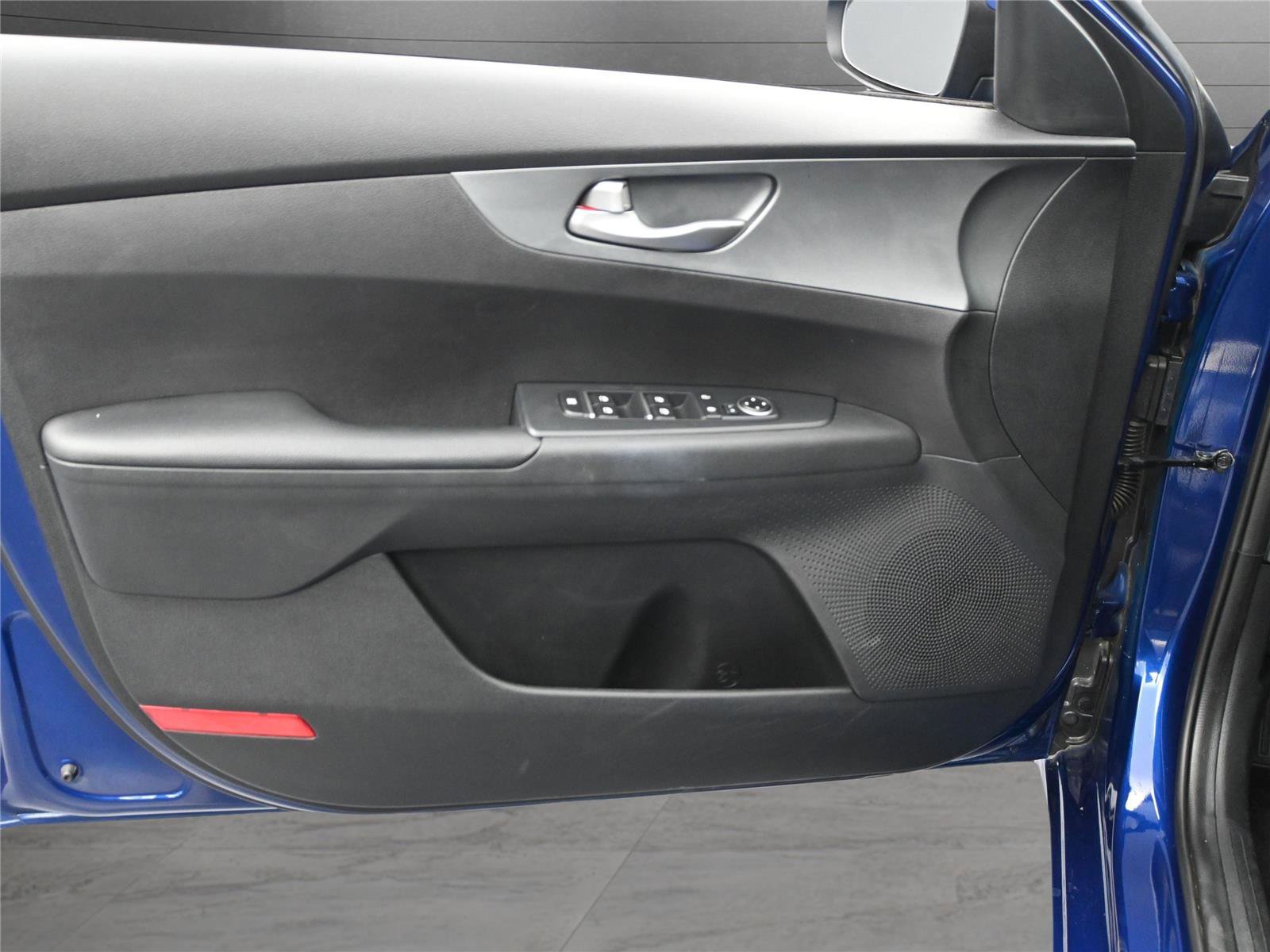 Used 2021 Kia Forte LXS image 7