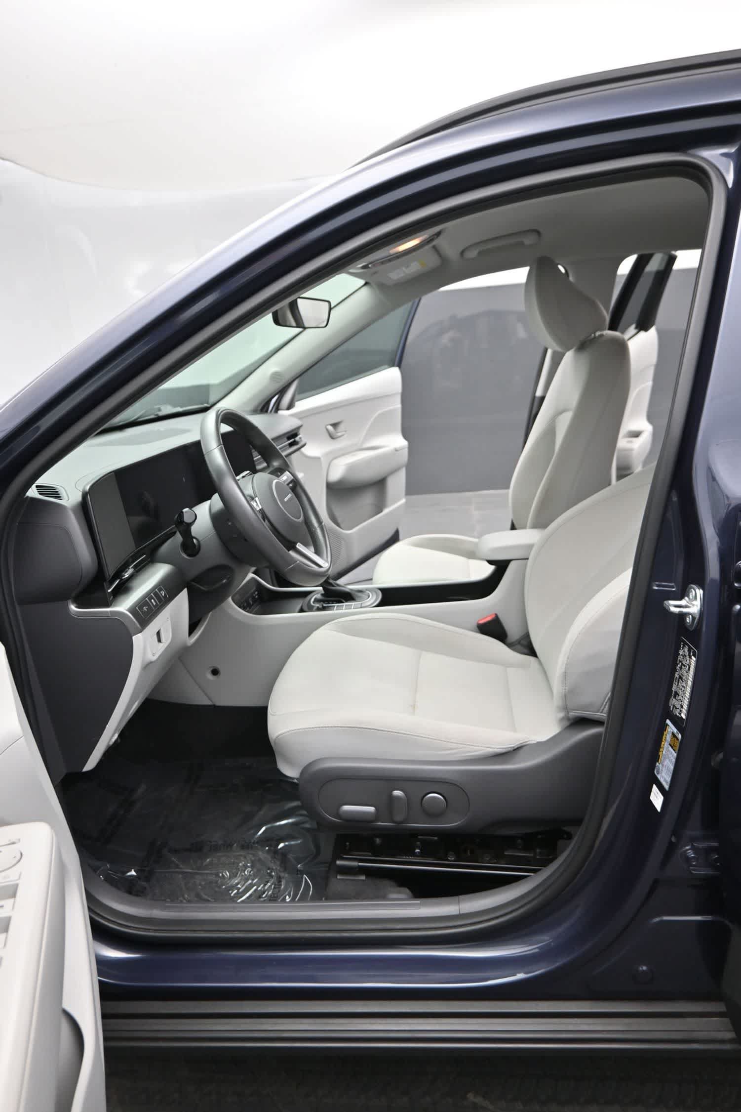 Used 2024 Hyundai Kona SEL AWD/4WD image 18