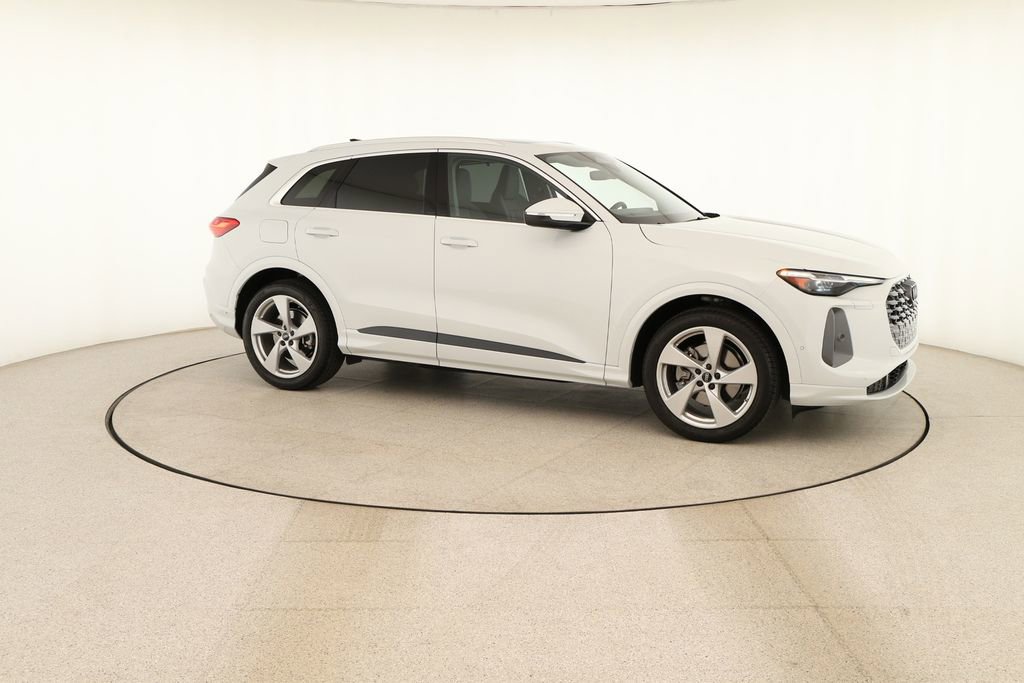 Certified 2025 Audi Q5 Prestige AWD/4WD image 9