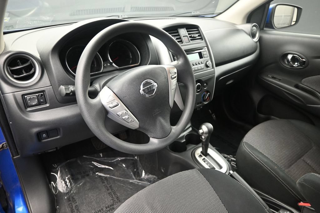 Used 2015 Nissan Versa SV FWD image 18