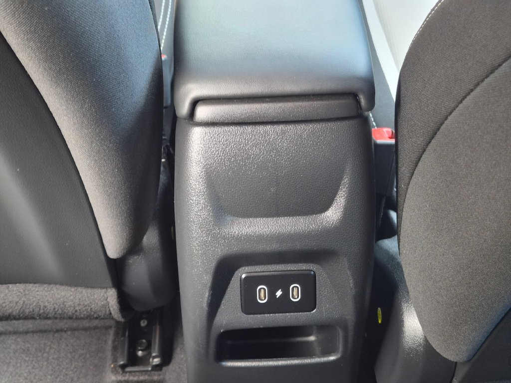 Used 2025 Hyundai Venue SEL FWD image 26