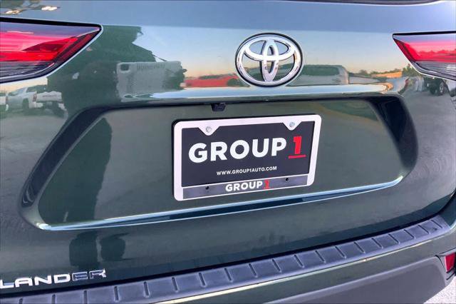 Certified 2023 Toyota Highlander L image 9