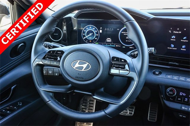 Certified 2025 Hyundai Elantra SEL image 17
