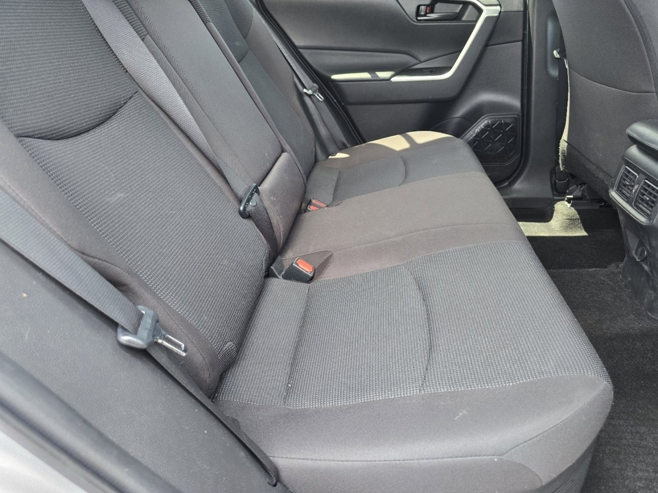Used 2023 Toyota RAV4 LE AWD/4WD image 18