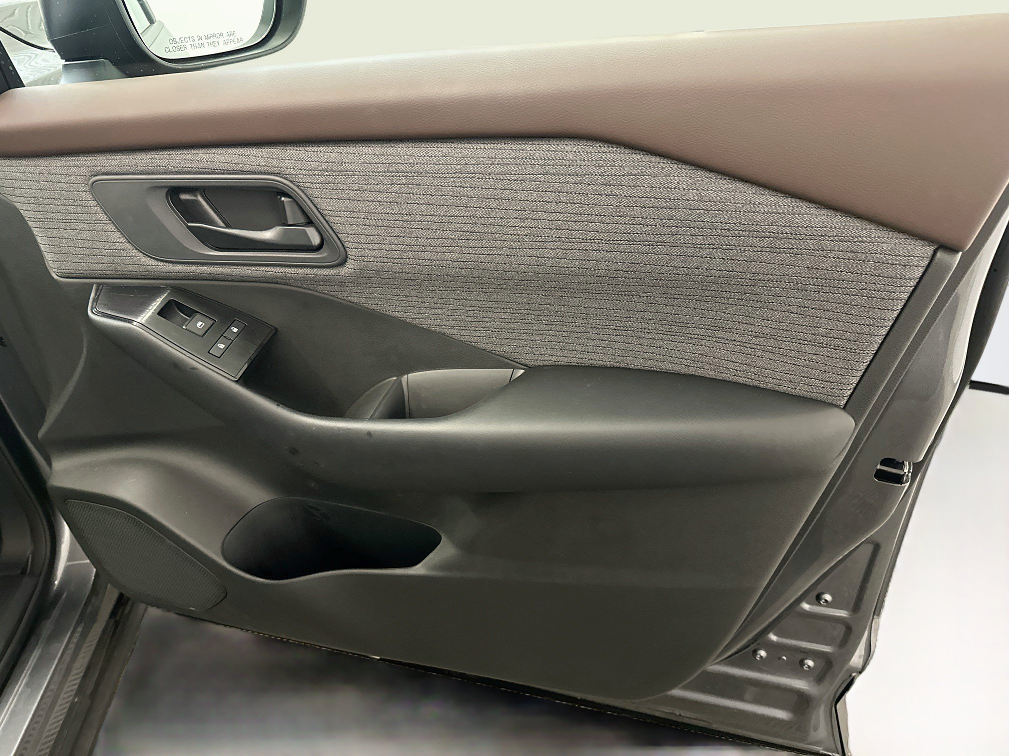 Used 2023 Nissan Rogue S AWD/4WD image 32