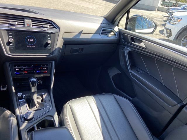 Certified 2022 Volkswagen Tiguan SE R-Line image 16