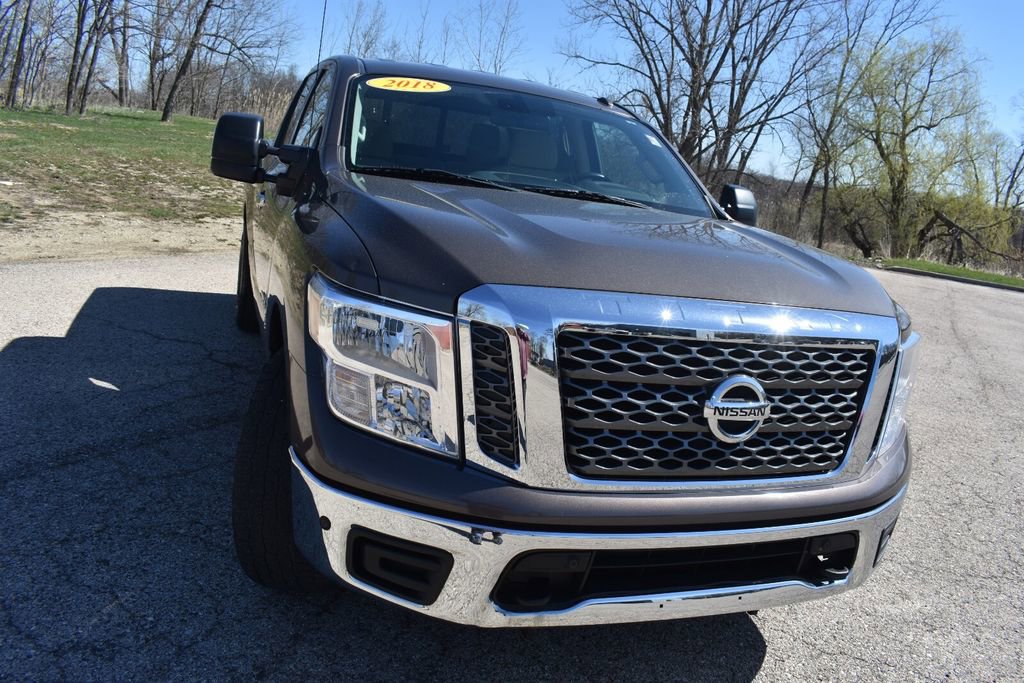 Used 2018 Nissan Titan SV w/ SV Convenience Package image 10