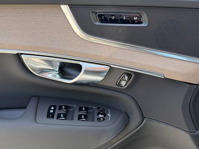 New 2026 Volvo XC90 B5 Core AWD/4WD image 24