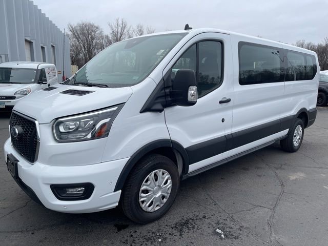 Used 2023 Ford Transit 350 XLT image 4