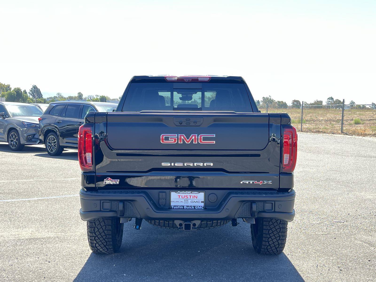New 2026 GMC Sierra 1500 AT4X w/ AT4X AEV Edition AWD/4WD image 4
