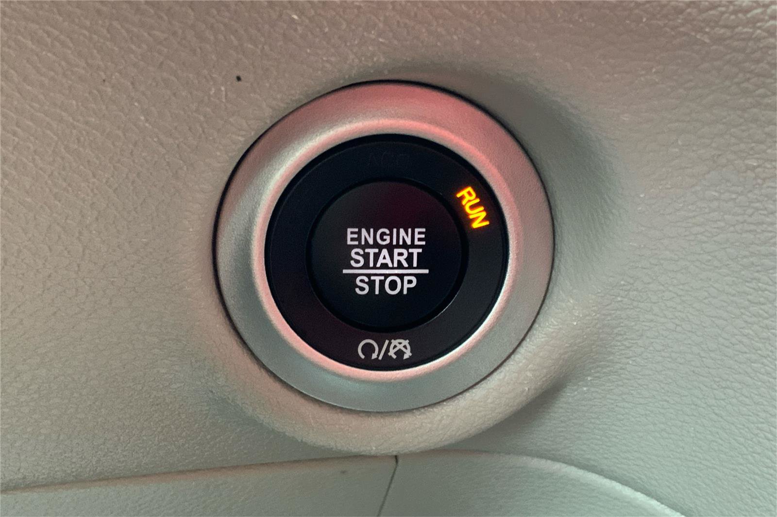 Used 2024 Chrysler Pacifica Touring-L FWD image 35