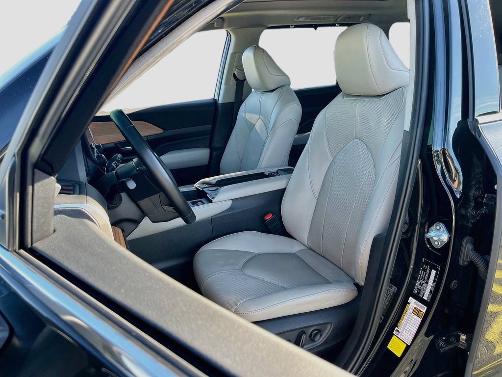 Used 2025 Toyota Grand Highlander FWD image 20