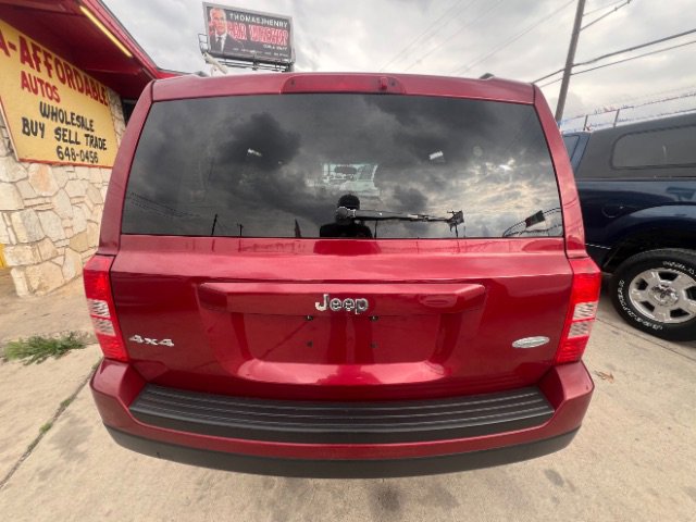 Used 2013 Jeep Patriot Latitude w/ Sun/Sound Group image 6