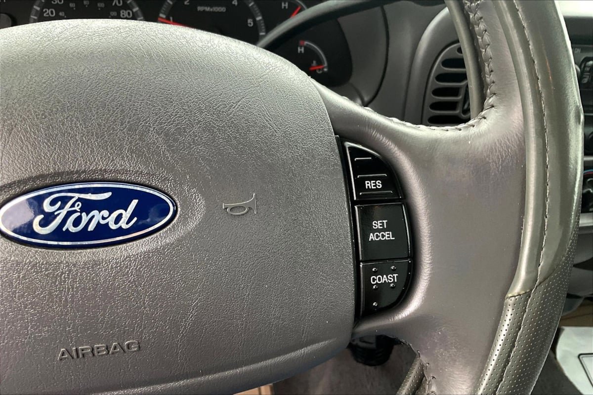 Used 2003 Ford F150 XLT AWD/4WD image 13