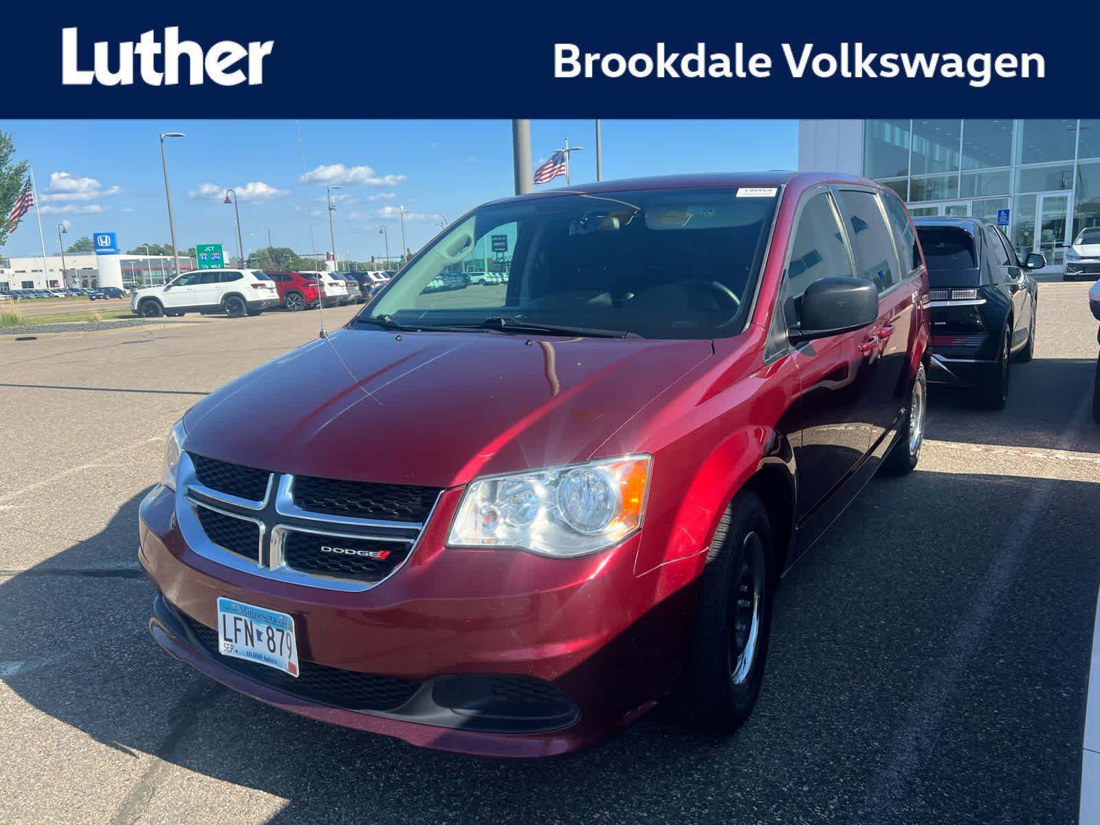 Used 2018 Dodge Grand Caravan SE w/ UConnect Hands-Free Group