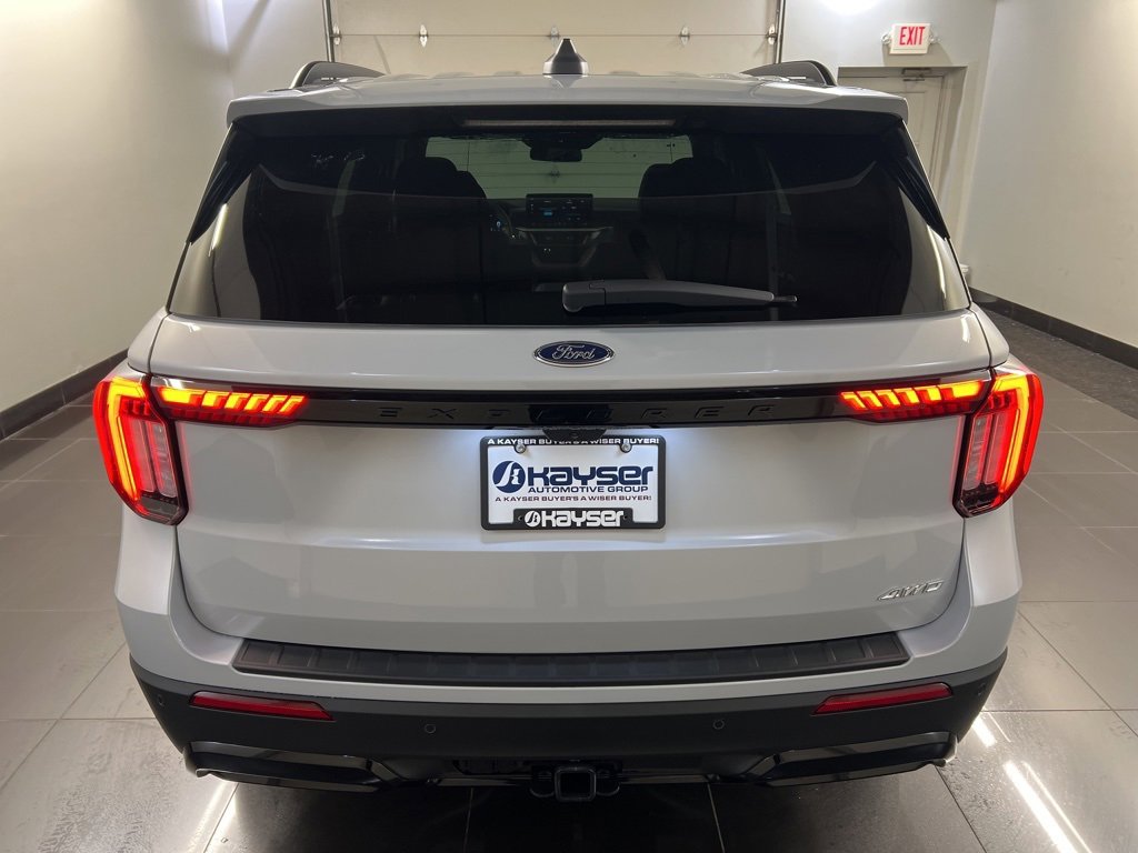 New 2026 Ford Explorer ST-Line w/ ST-Line Street Pack image 5