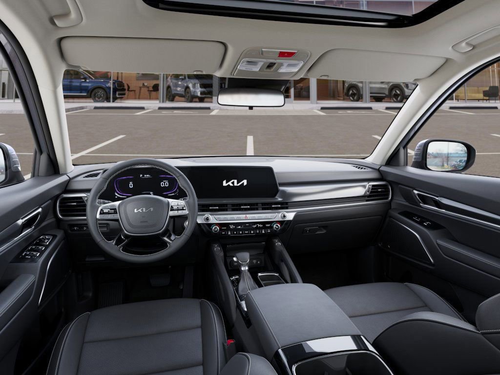 Used 2025 Kia Telluride S image 14