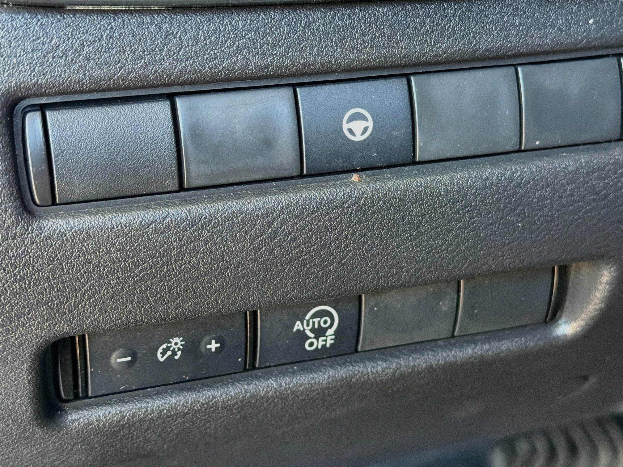 Used 2023 Nissan Rogue SV AWD/4WD image 16