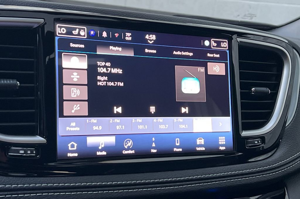 New 2026 Chrysler Pacifica Limited w/ Uconnect Theater Family Group image 20