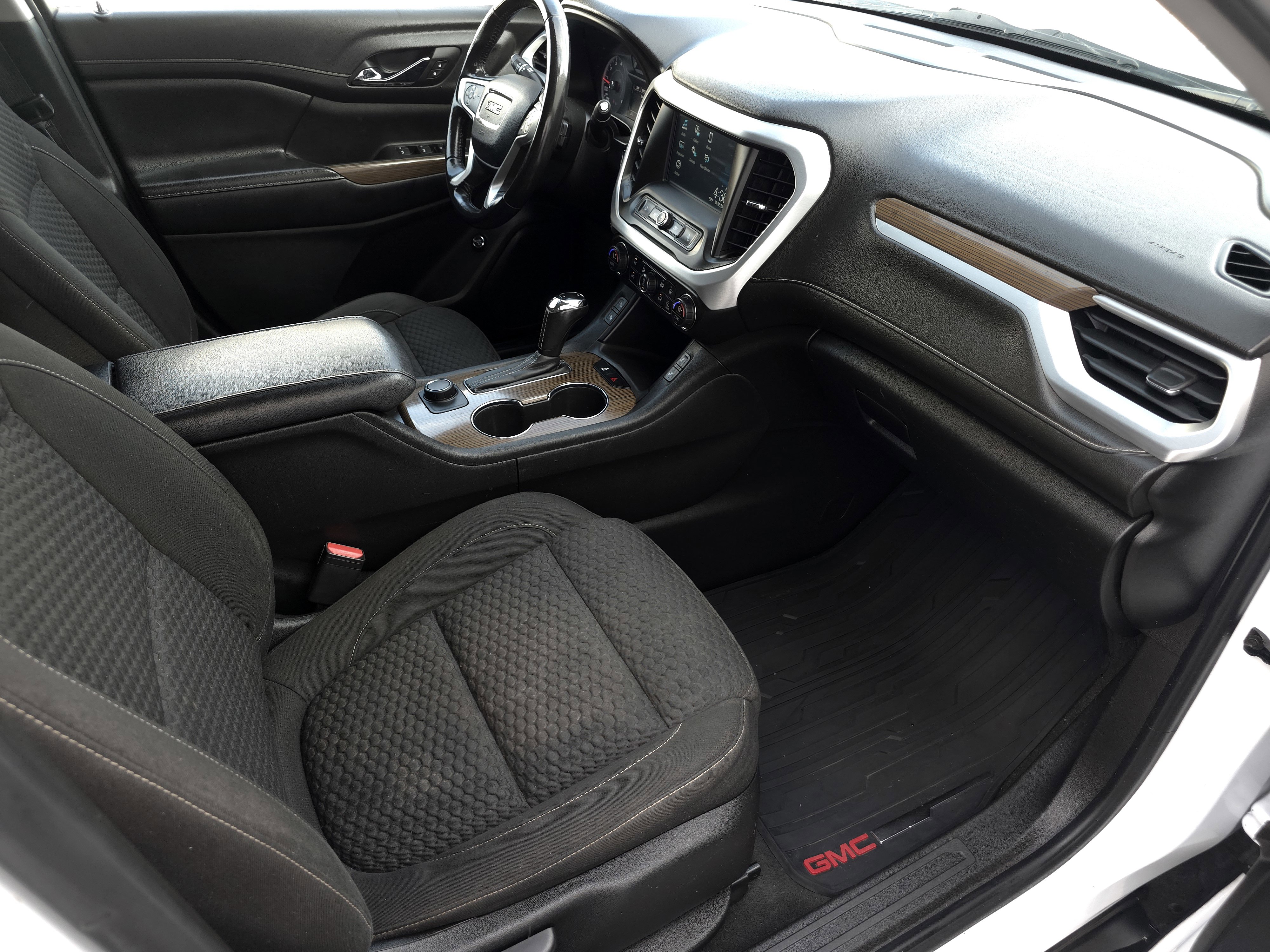 Used 2019 GMC Acadia SLE image 41