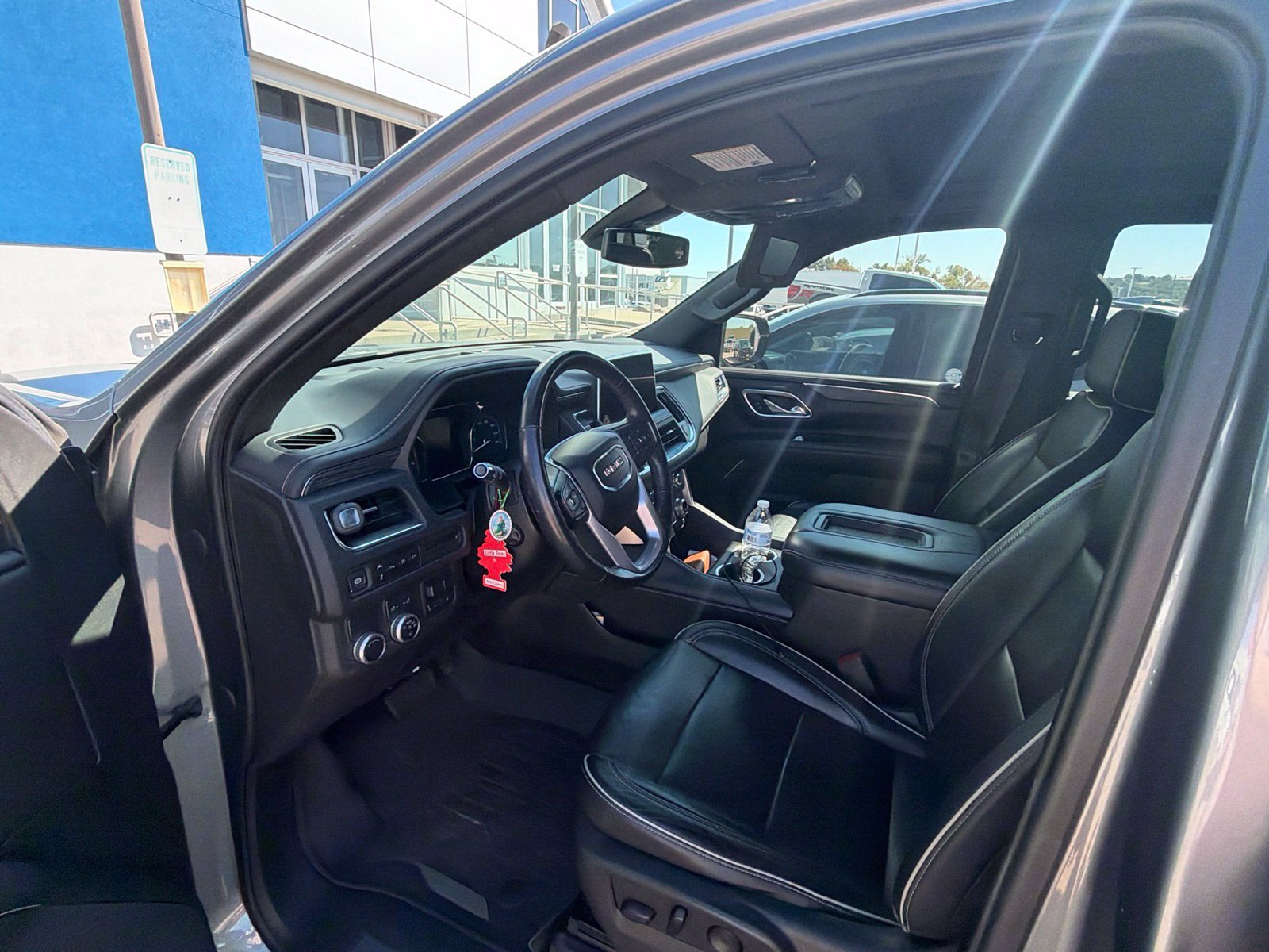 Used 2021 GMC Yukon SLT w/ SLT Luxury Plus Package RWD image 9