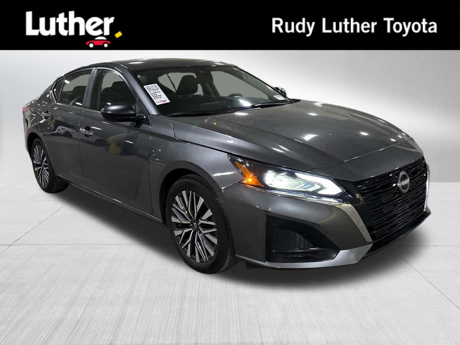 Used 2025 Nissan Altima 2.5 SV