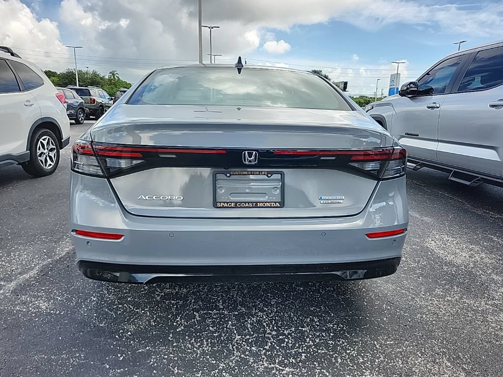 Used 2025 Honda Accord Touring image 6