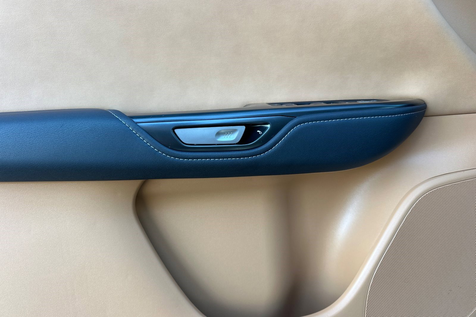 Certified 2025 Lexus RZ 300e w/ Accessory Package (2T) image 12