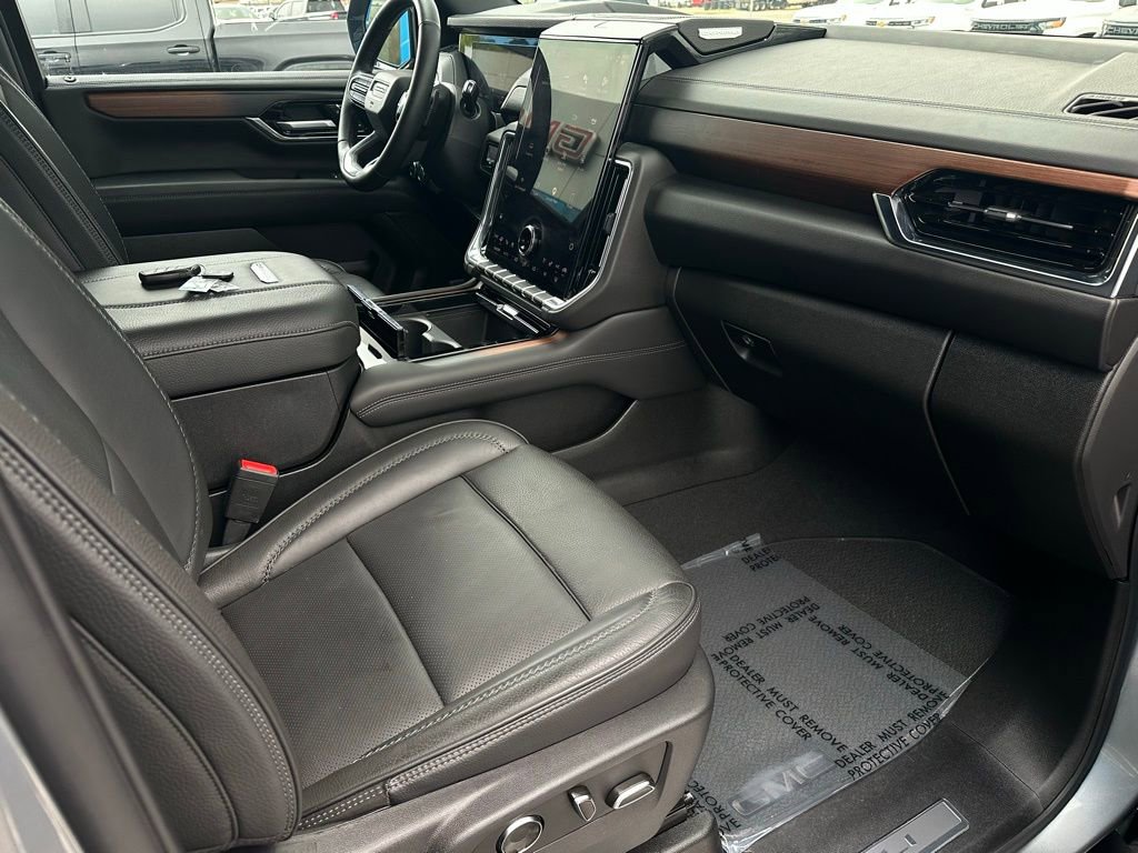 Certified 2025 GMC Yukon XL Denali image 17