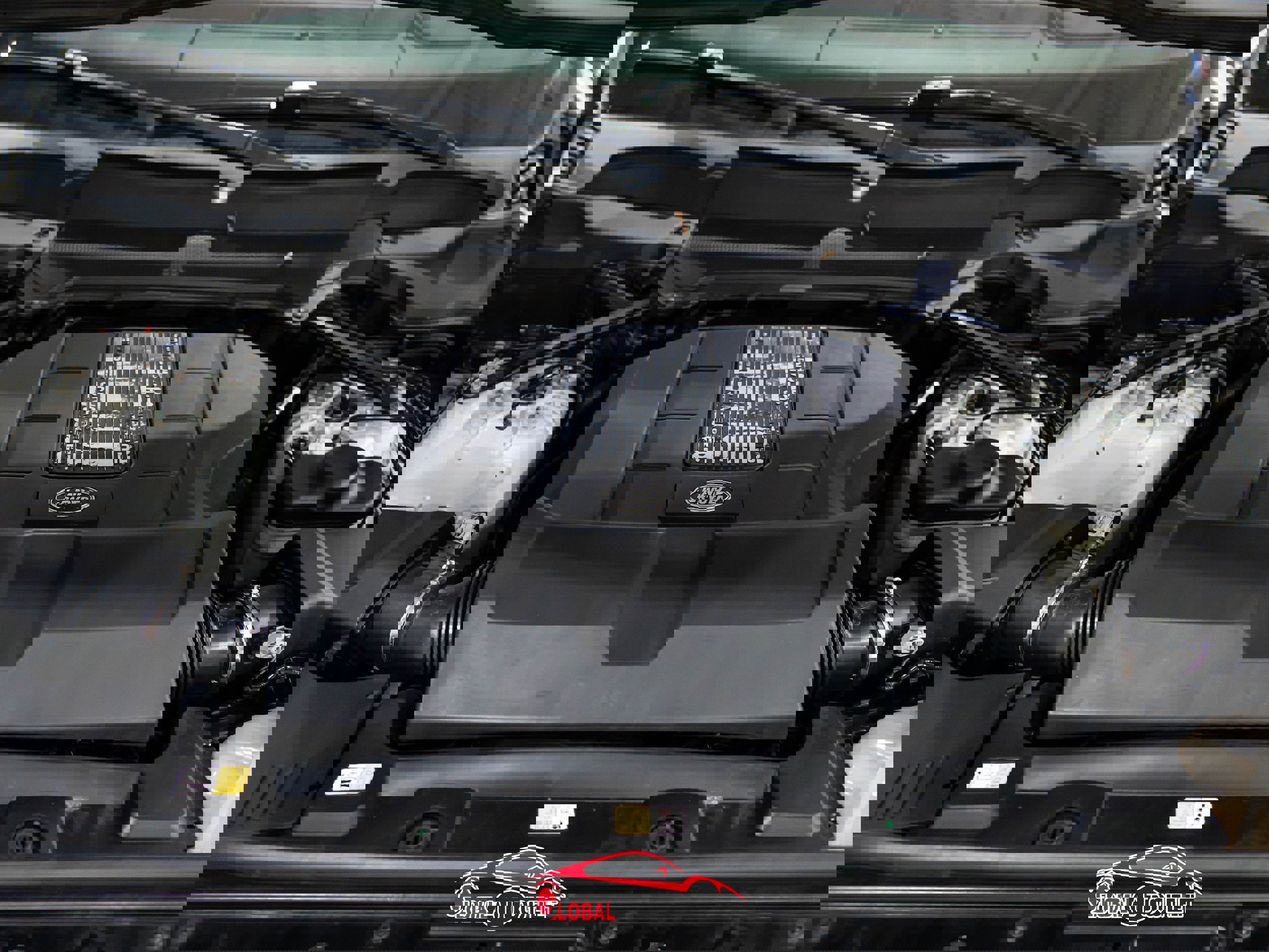 Used 2018 Land Rover Range Rover Long Wheelbase Supercharged image 54