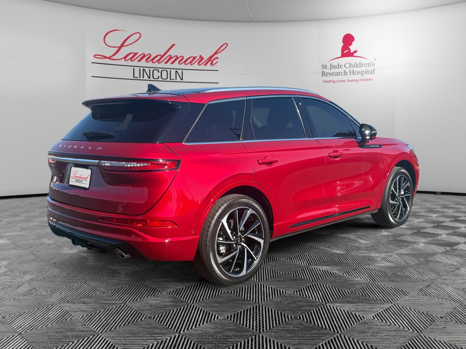 Certified 2024 Lincoln Corsair Grand Touring w/ Equipment Group 302A AWD/4WD image 5