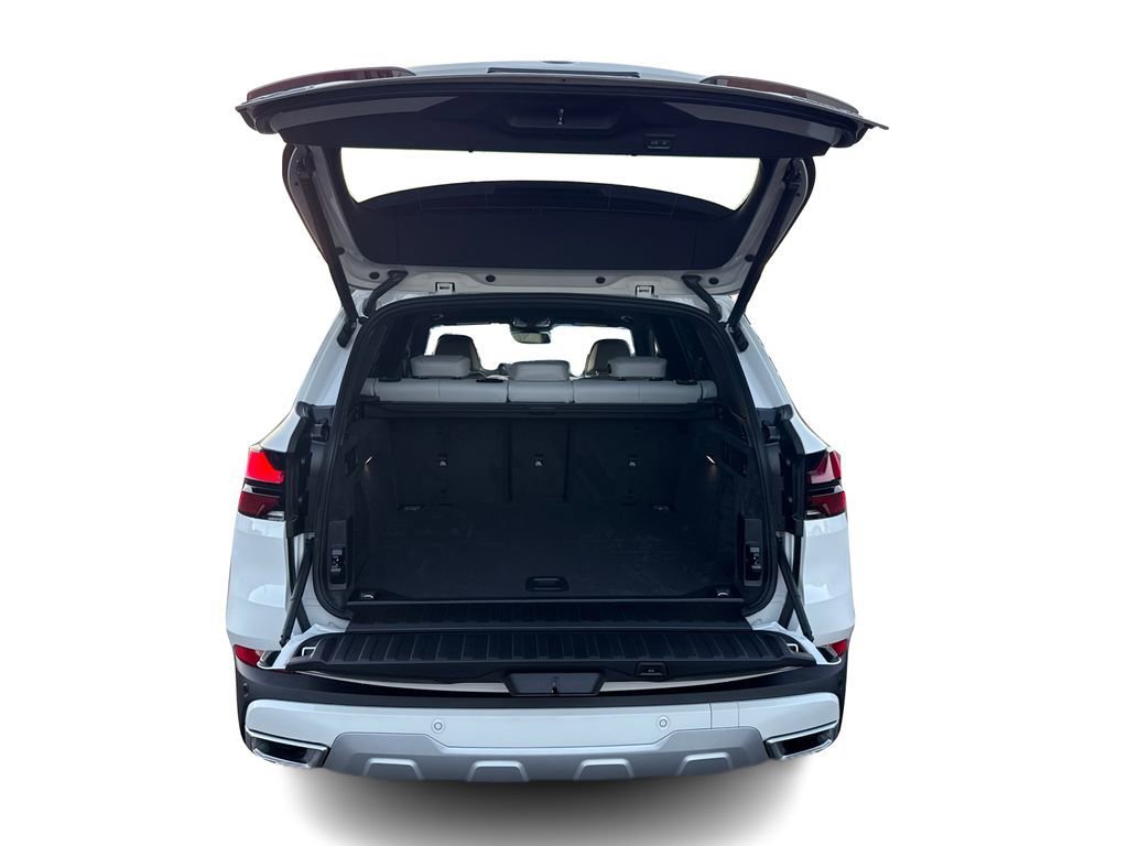 New 2026 BMW X5 sDrive40i image 13