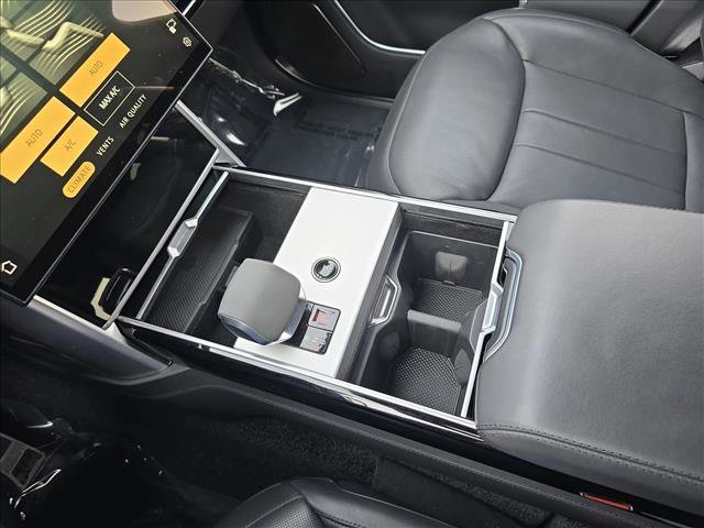 Used 2024 Land Rover Range Rover Autobiography image 23