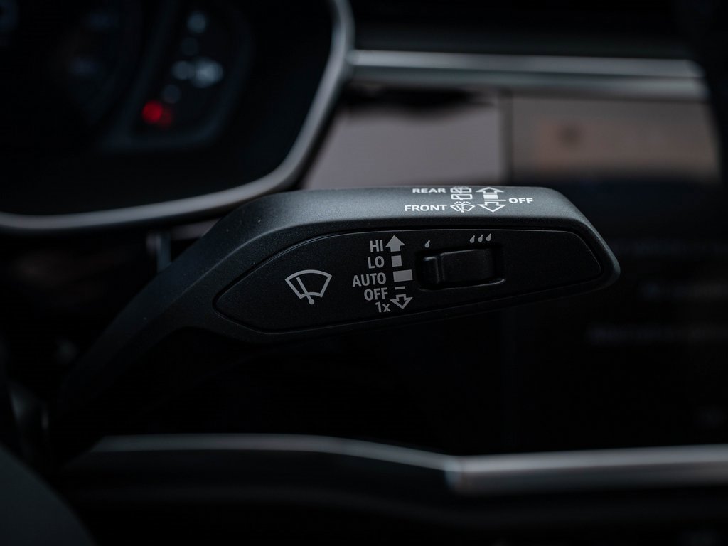 Certified 2025 Audi Q3 2.0T Premium Plus w/ Premium Plus Package image 29