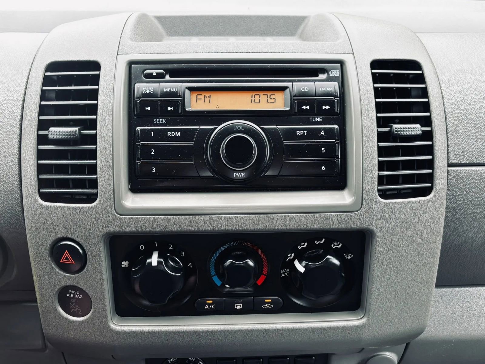 Used 2011 Nissan Frontier S AWD/4WD image 28