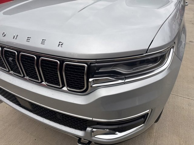 Used 2024 Jeep Wagoneer Series III w/ Premium Group I image 11