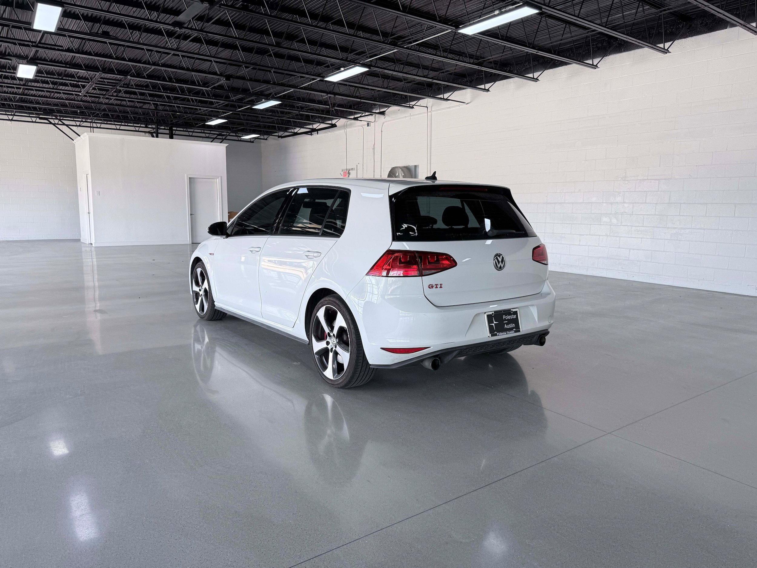 Used 2016 Volkswagen GTI Autobahn FWD image 4