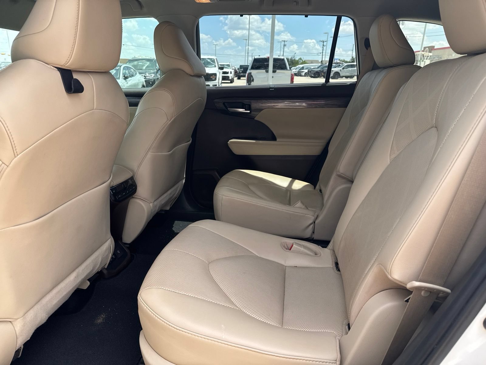 Used 2020 Toyota Highlander Platinum AWD/4WD image 9